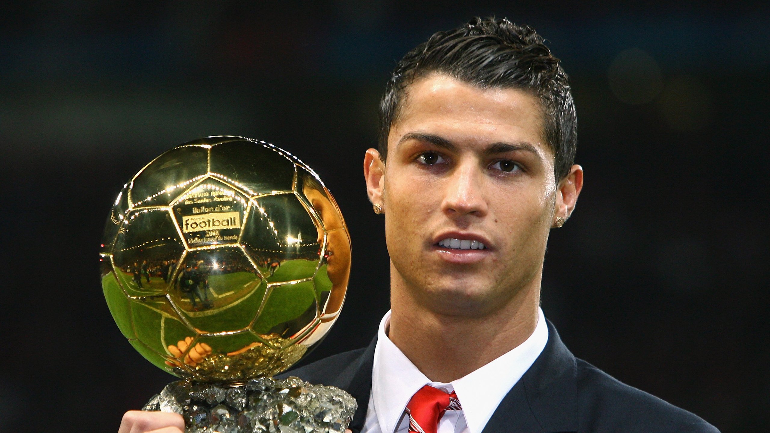 英超紧张刺激：最后一分钟的高光时刻，英超精彩