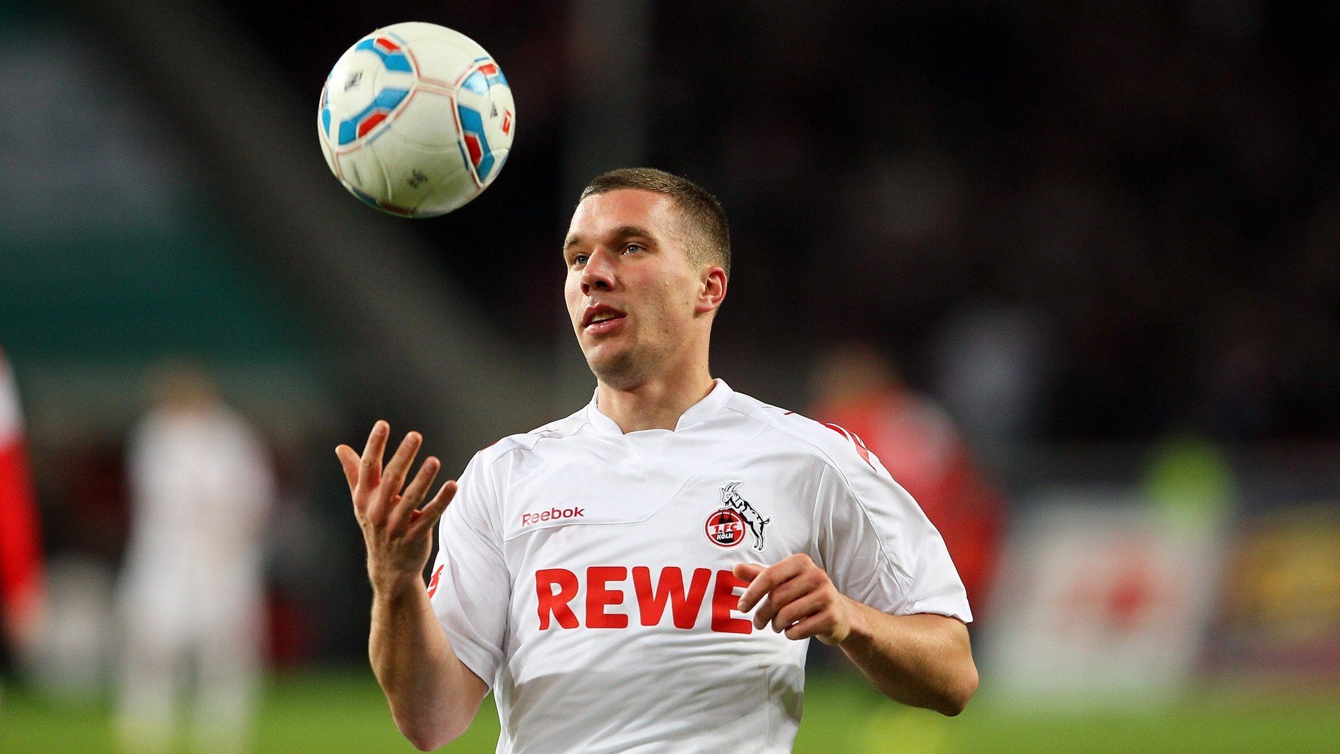 英超紧张刺激：最后一分钟的高光时刻，英超精彩