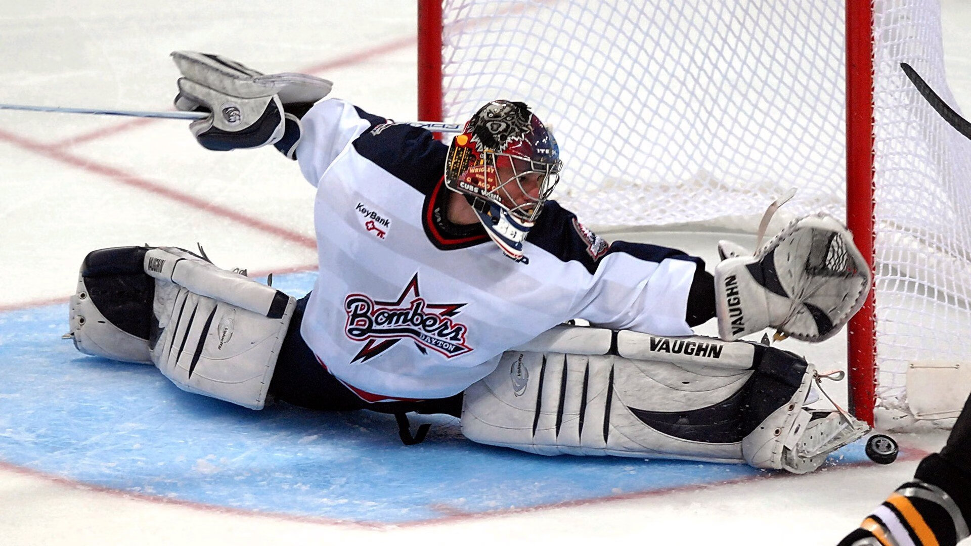 爱游戏-亚历克斯·格林伍德的防守表现让袋鼠队在强敌面前屡屡逆袭，格林伍德合同